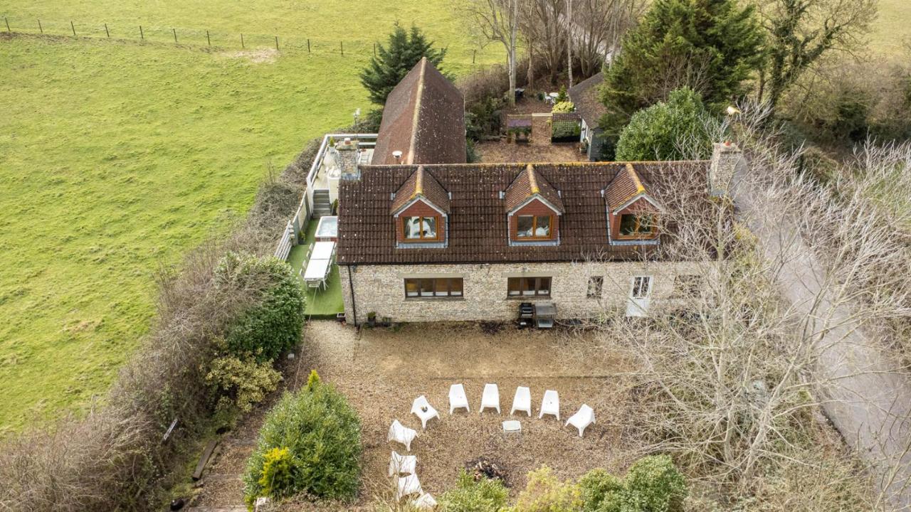 The West Barn Near Bath, Sleeps 24 And 2 Hot Tubs Villa Bristol Exterior photo