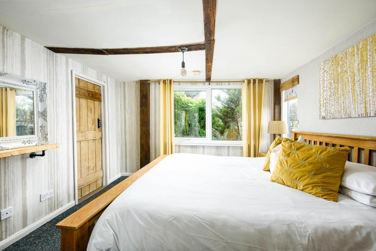 The West Barn Near Bath, Sleeps 24 And 2 Hot Tubs Villa Bristol Exterior photo